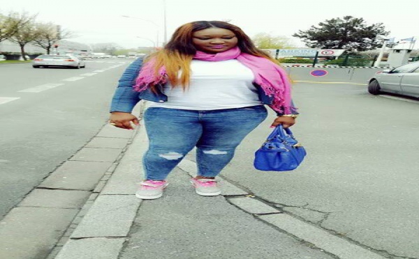 Thiané, la fille de Mbaye Dièye Faye, en mode "promenade" 