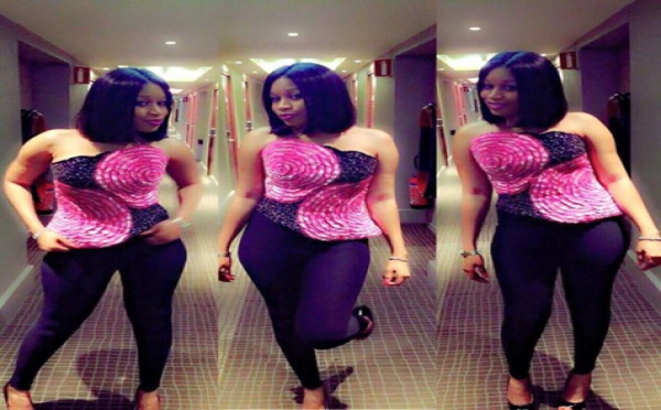 Aida Samb sexy dans sa tenue
