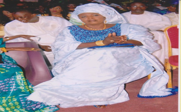Admirez l'élégance de la grande cantatrice Fatou Kiné Mbaye, la maman de Coumba Gawlo 