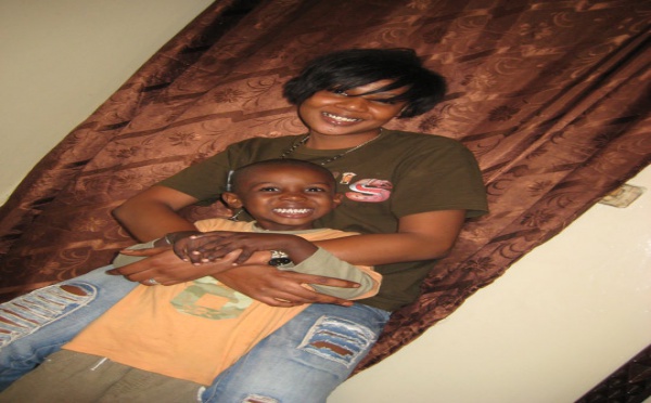 Amina Poté et son fils
