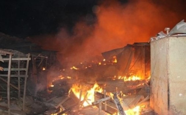 30 cases réduites en cendres après l'explosion d'une batterie à Bantaco