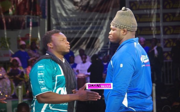 Arrêt sur images : face à face Tapha Tine refuse de serrer la main à Ama Baldé