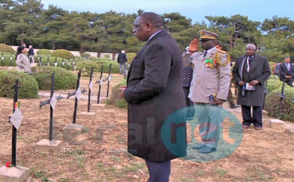 Arrêt sur images: Macky Sall se recueille sur les tombes de tirailleurs sénégalais de Çanakkale en Turquie