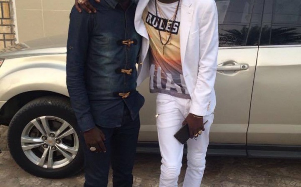 Le photographe Chon en toute complicité avec Wally Seck 
