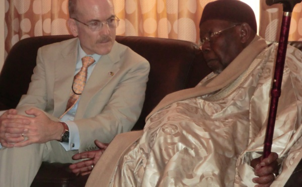 James P. Zumwalt Ambassadeur des États-Unis d’Amérique  rend visite à Serigne Abdou Aziz Junior