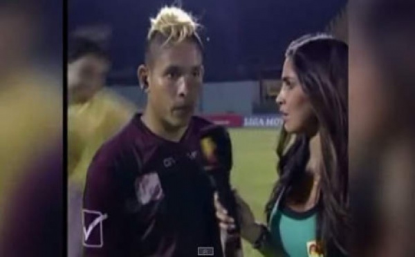 Incroyable ! Un joueur de football violemment agressé en pleine interview