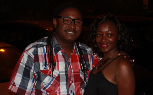 L’animatrice Fatim'O de la Rfm pose avec le rappeur Dj Awadi