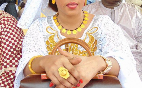 Cette ravissante « sokhna », Aïda, est l’une des épouses du Cheikh Béthio.