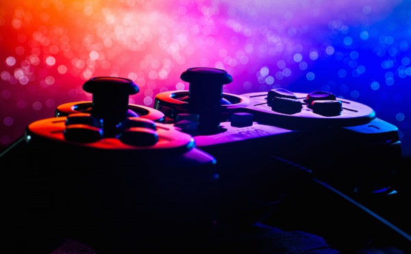Il drogue sa copine pour continuer sa partie de jeu vidéo