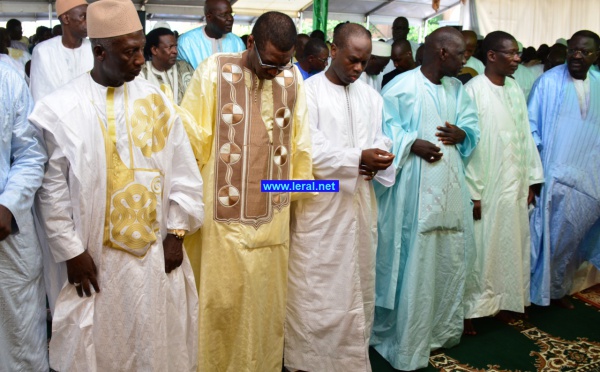 En images-Prière Korité à la grande mosquée Masalikoul djinane
