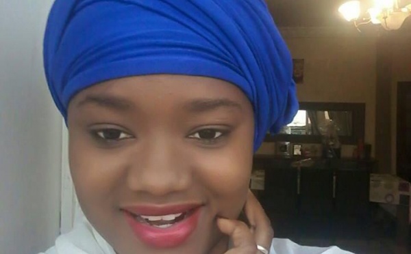 La belle Fama Thioune toute naturelle 