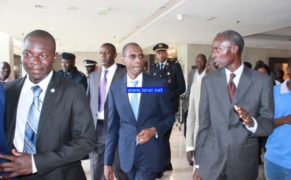 Visite du ministre de l'Intérieur, Abdoulaye Daouda Diallo au Radisson blu,  suite à la fausse à alerte à la bombe