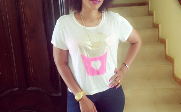 (4) Photos: en mode nappy, Aida Samb décontractée…
