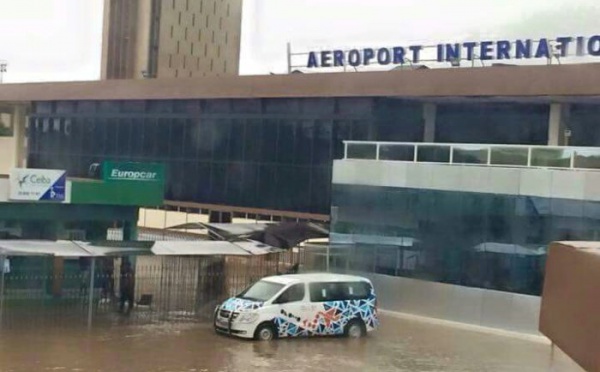 L'aéroport international Léopold Sédar Senghor sous les eaux