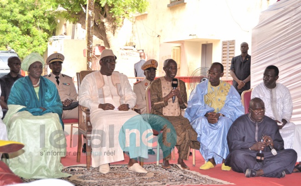 20 photos: Le Président Macky Sall présente ses condoléances à la famille de feu Doudou Ndiaye Coumba Rose