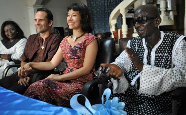Voici le Toubab qui a eu l'idée de suivre Doudou Ndiaye Coumba Rose jusqu'à ses dernièrs moments sur terre