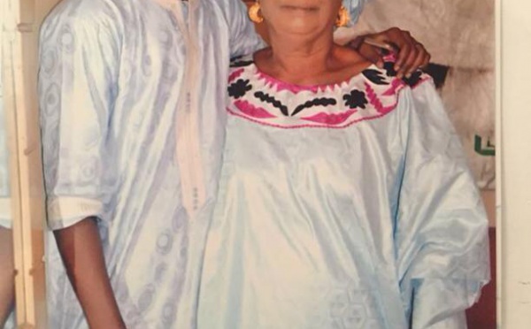 Bouba Ndour en toute complicité avec sa maman