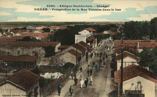 Carte postale : La Rue Vincens à Dakar