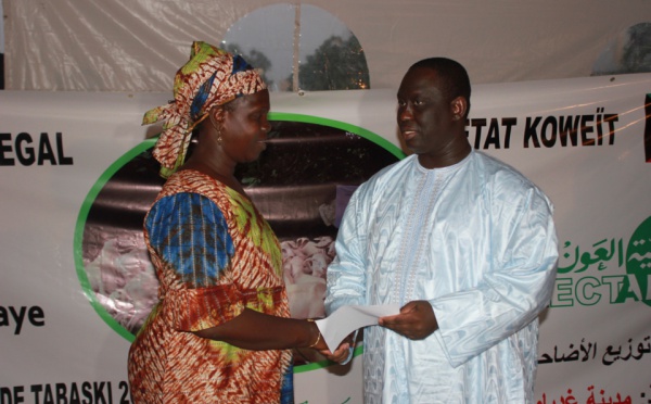 Guédiawaye: Aliou Sall distribue une centaine de moutons aux imams et familles démunies