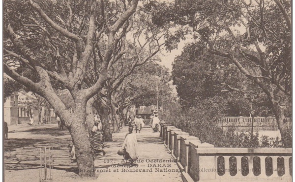 Carte postale : Place Protêt et Boulevard national, Dakar