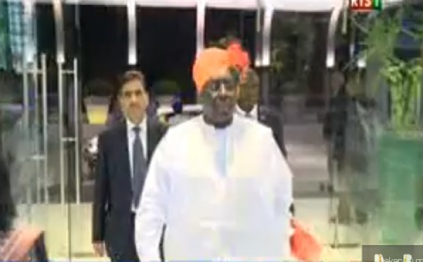 Vidéo: Sommet Afrique-Inde : Macky Sall en mode Indou…Regardez
