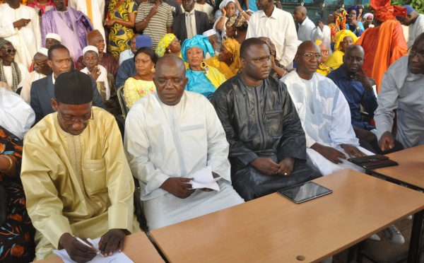 Photos - Face aux "dérives" de Macky Sall: L'opposition durcit le ton 
