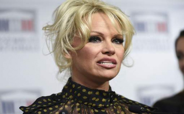 France : Bagarre entre journalistes pour Pamela Anderson