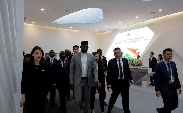 Chine : Le Premier ministre Ousmane Sonko a visité les locaux de Huawei à Pékin