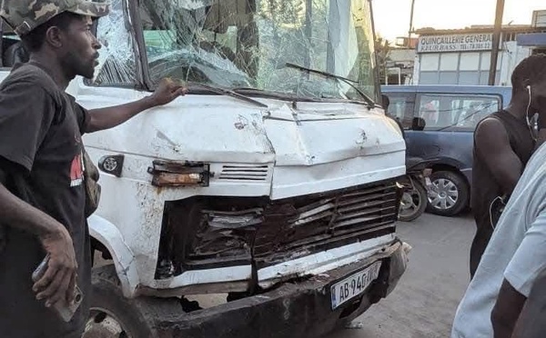 Drame à Castors : Un mort et plusieurs blessés dans un accident impliquant un car "Ndiaga Ndiaye" (Photos)
