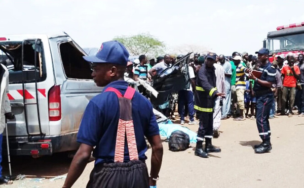 Accident mortel à Nioro du Rip : Quatre personnes tuées dans une collision entre un minicar et un camion