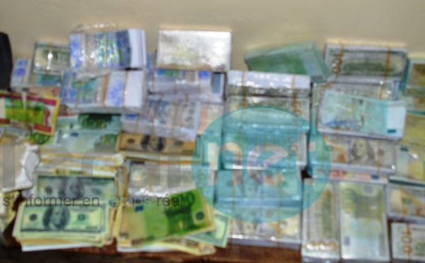 Voici les faux billets d'une valeur d'un milliard saisis à l'Unité 26 des Parcelles Assainies