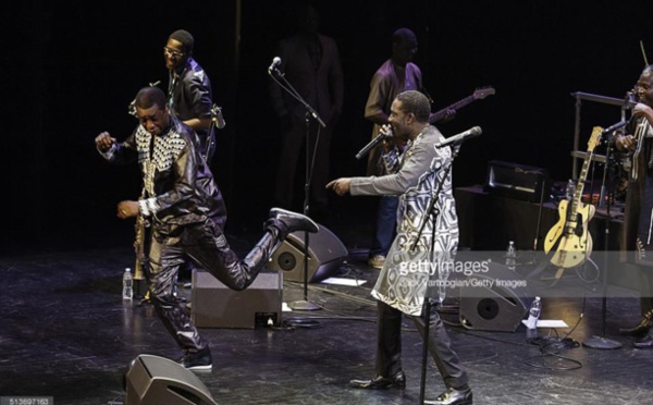 Quand Youssou Ndour se livre à une danse endiablée