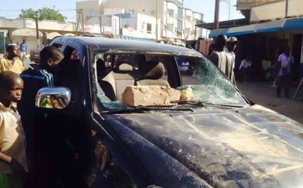 Touba : Les voitures de Cissé Lô caillassées par le mouvement "Reuthiou" (images)