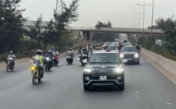 Photos : Les premières images du depart de Ousmane SONKO du petit palais vers le stade Leopold Sedar SENGHOR