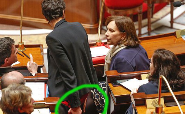 Accident de culotte à l'Assemblée... Najat Vallaud-Belkacem a eu chaud (photos)