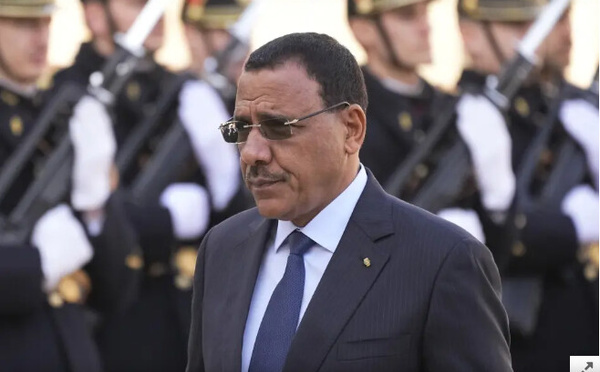 Evincé lors d’un coup d’État : Un collectif international lancé pour exiger la libération de l’ancien président nigérien, Mohamed Bazoum