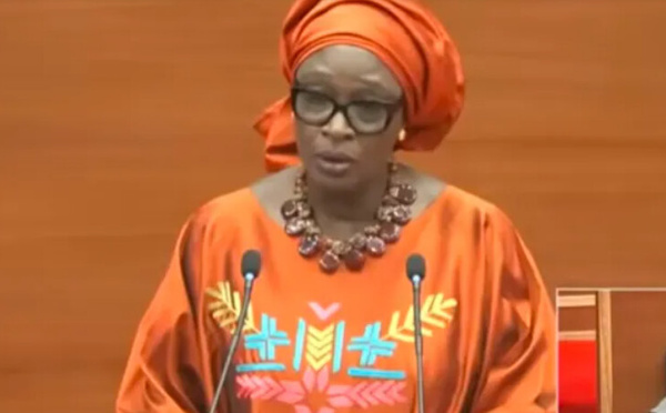 Crise diplomatique: Dakar suspend les extraditions vers la France