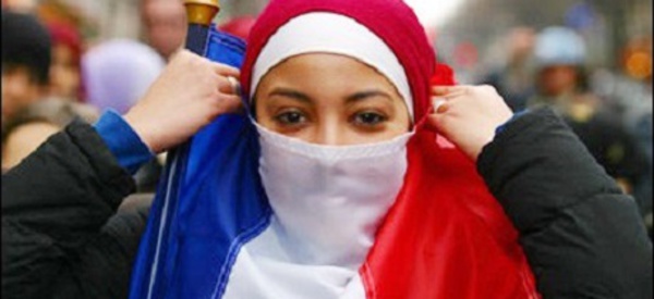 Paris - Une journée du hijab qui fait polémique