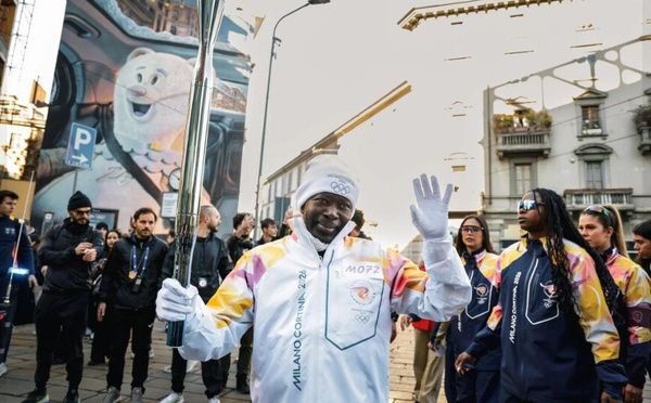 Avant les JOJ Dakar 2026 / Mamadou Diagna Ndiaye porte la flamme olympique à Milano Cortina : « C’est une fierté de représenter le Sénégal »