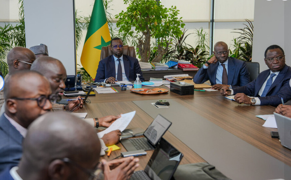 Produits pétroliers au Sénégal… :  Le Premier ministre Ousmane Sonko a présidé une réunion spéciale, ce mardi