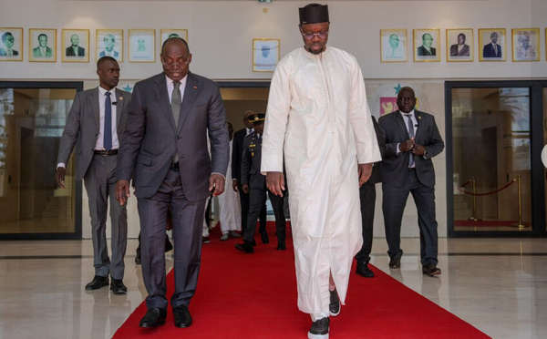 Photos : Le Vice-président de la République de Côte d’Ivoire, M. Tiémoko Meyliet KONÉ, a rendu une visite de courtoisie au Premier ministre Ousmane SONKO