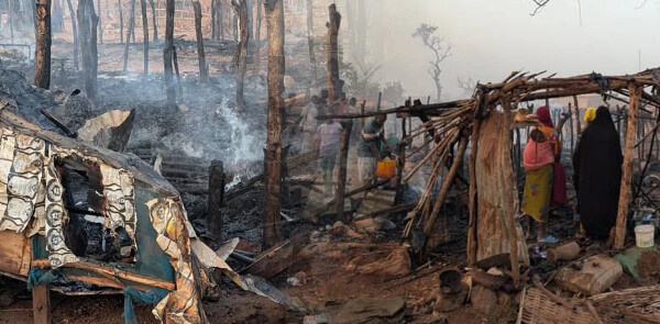 Un violent incendie réduit en cendres 19 cases à Kharakhéna