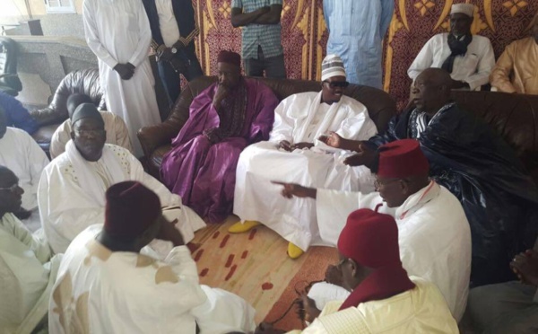 Condoléances : Serigne Bass Abdou Khadre chez le Khalife des tidianes  