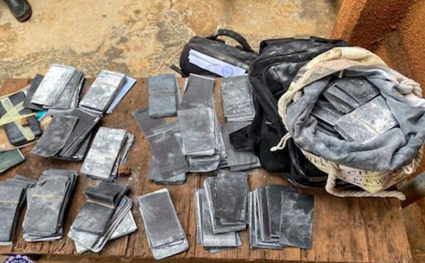 Yeumbeul : un chef d’entreprise arrêté avec 43 billets noirs et du matériel informatique saisi