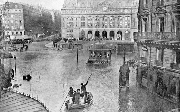 14 photos incroyables de la grande crue centennale de la Seine à Paris en 1910... Quand la capitale était littéralement inondée !