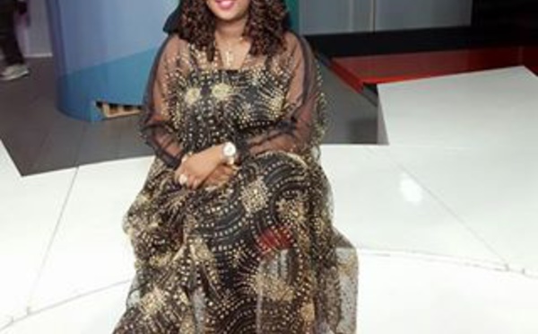 Aicha Diouf de la 2Stv en toute beauté dans cette tenue traditionnelle
