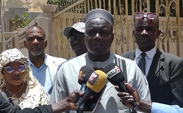 Éducation : l’école élémentaire Espace Scolaire d’Excellence Ousmane Camara de Saint-Louis lance son premier journal scolaire intitulé « La Plume de l’Excellence »