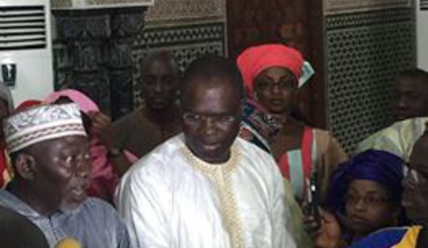 En images la distribution, par la ville de Dakar, de kits "ndogou" aux nécessiteux à la Grande mosquée 