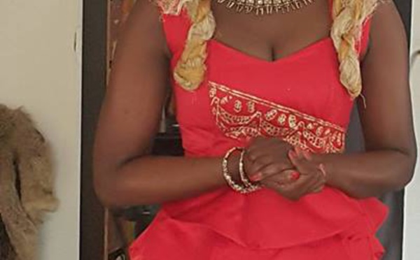 Coumba Gawlo sublime en "taille basse"