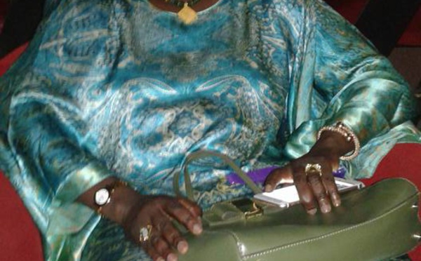 Mimi Touré dans une tenue ultra élégante